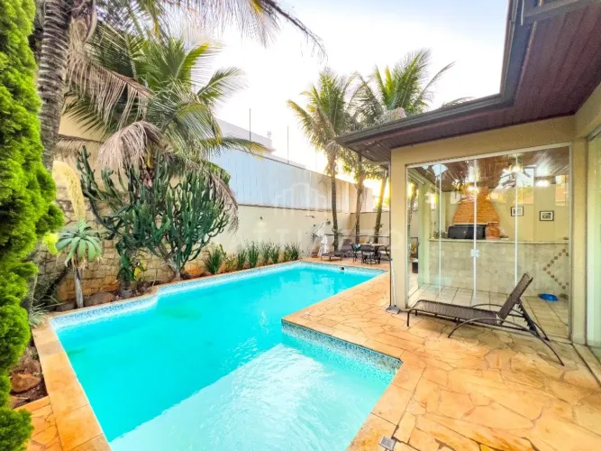 Casa com 04 dormitórios à venda, no condomínio Parque São Bento em Limeira/SP.