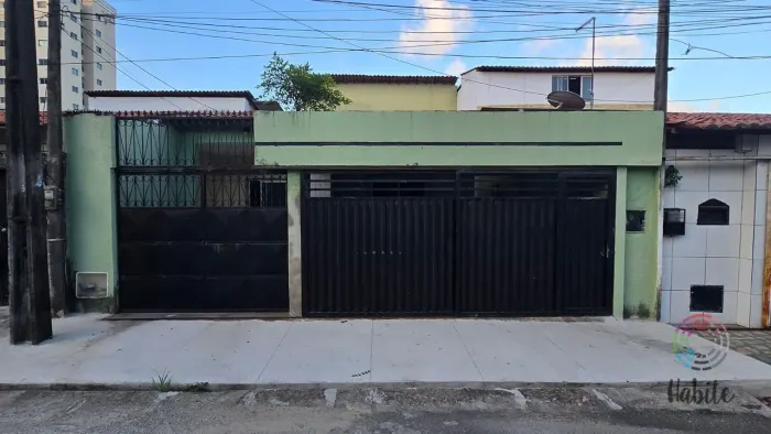 EXCELENTE CASA À VENDA NO JÓQUEI CLUBE