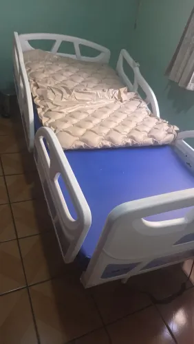 Vende-se Cama hospitalar de 5 movimentos