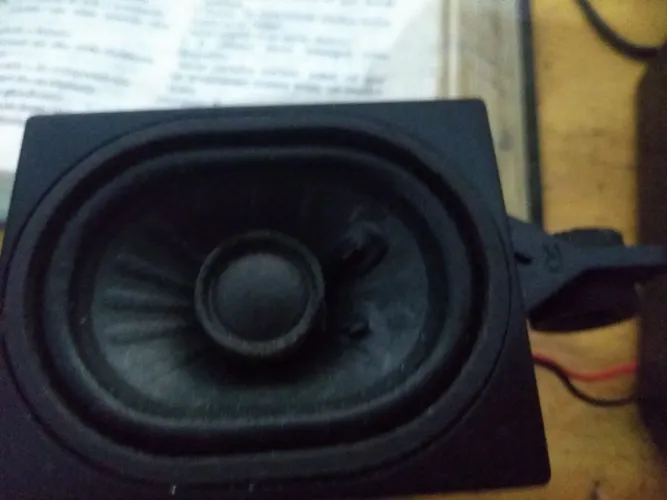 VENDO AUTOFALANTE...TV SEMP TCL E PLACA