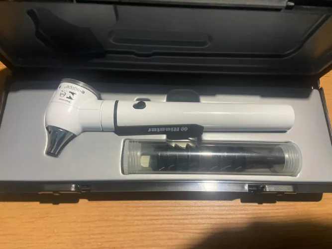 Otoscópio Riester e-scope® Alemão Original - Funcionando Perfeitamente + Estojo