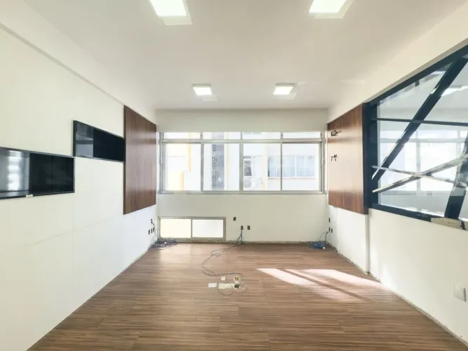 Sala Comercial de 212m² no Centro