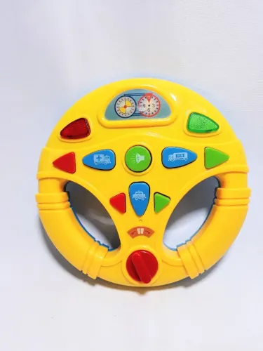 Brinquedo volante musical infantil + chocalho