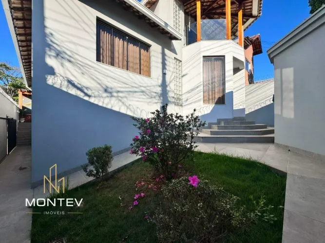 Casa à venda, 3 quartos, 1 suíte, 3 vagas, Planalto - Divinópolis/MG