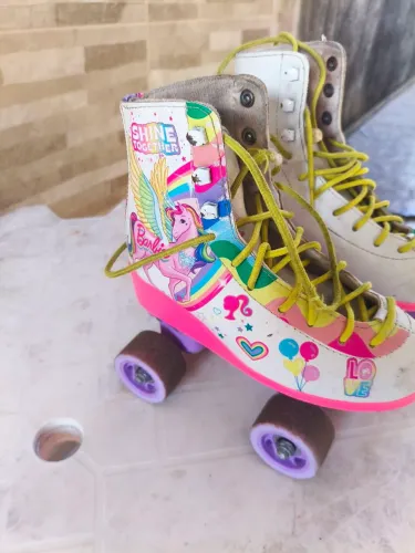 Patins Marca FUN semi novo 33/34