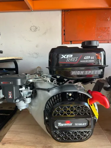 Motor Toyama 18Hp Jet.