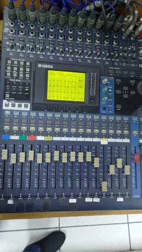 Mixer Digital Yamaha 01V96<br>