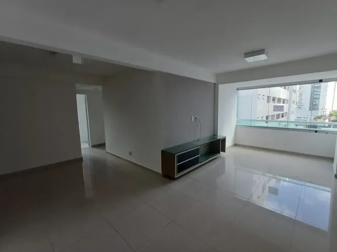 Alugo apartamento com 3 quartos, suíte e Dependência em Boa Viagem - Recife - PE