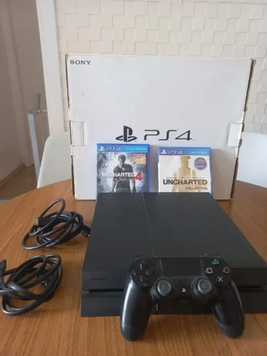 PLAY 4 - 500gb, modelo fat, um controle, 2 Jogos, caixa original.
