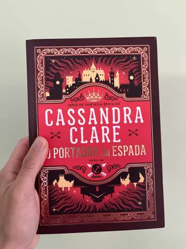 O Portador da Espada - Cassandra Clare