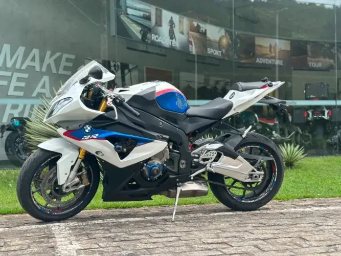 BMW S1000 RR TRICOLOR COM ACESSORIOS