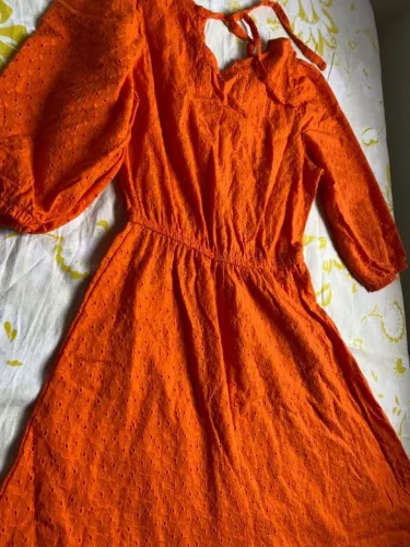 Vestido laranja renda