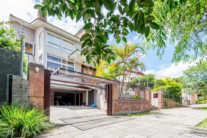 Impecável casa à venda em Porto Alegre-RS, bairro Chácara das Pedras: 3 quartos, 1 suíte, 