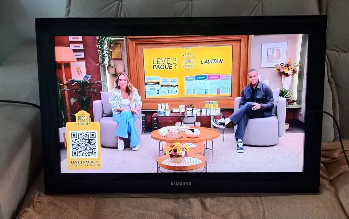 Tv Sansung 32 pol perfeito estado com controle e suporte girovisão gratuito. Entrego