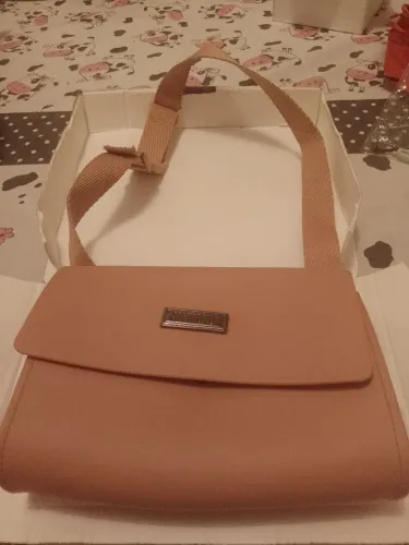 Bolsa laranja com creme
