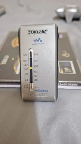 Rádio Sony Walkman SRF-S84 AM/FM