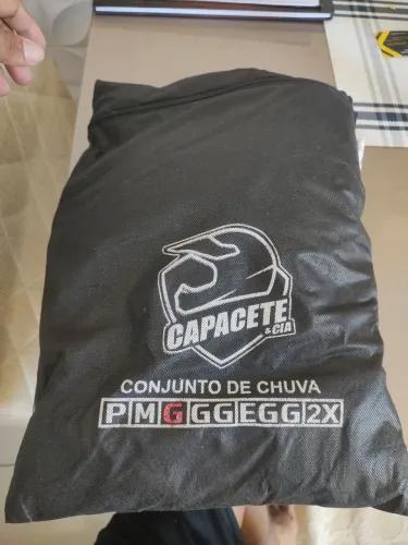 CAPA DE CHUVA NOVA. TAMANHO: G