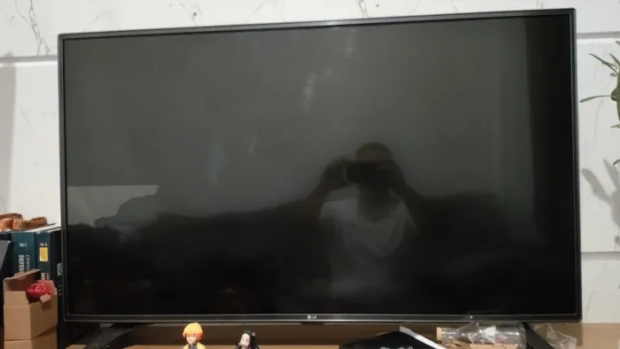 Tv LG 43 polegadas smart com tela quebrada 