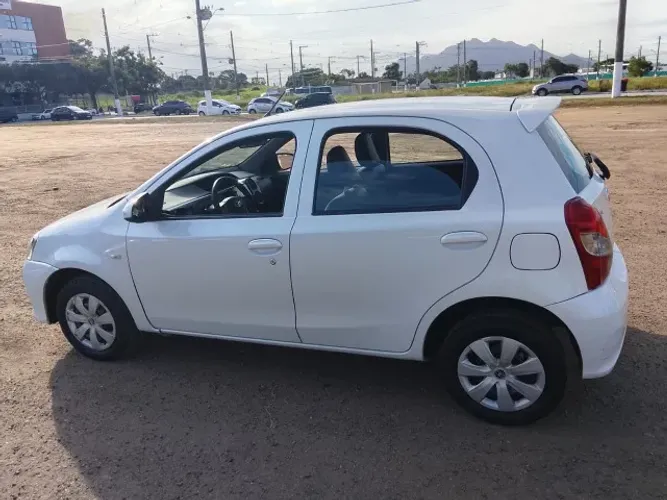 Toyota Etios X 1.3 Flex 16V 5P Mec. 2020