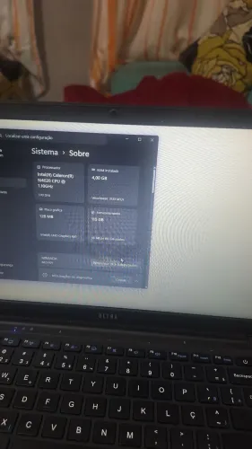 Intel Celeron N4020, 4GB de RAM e 128GB de armazenamento, este é um Notebook Ultra 