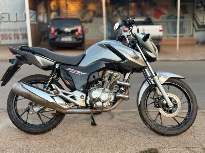 Honda Fan 160 2023 com transparência Grátis