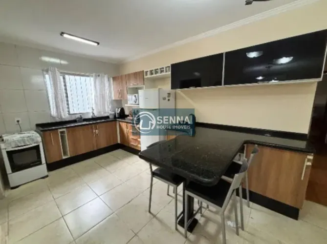 Casa para locação em Parque Residencial Jundiaí-SP: 2 quartos, móveis planejados, quintal