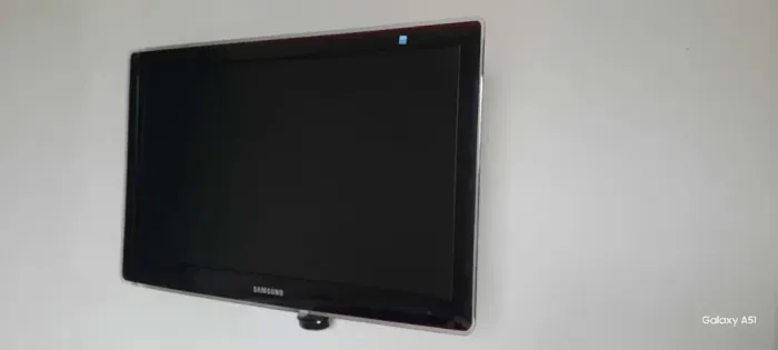 Monitor TV 24 polegadas com controle Samsung