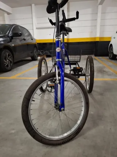 Bicicleta Triciclo Adulto em Ótimo Estado