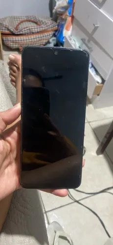 Vende-se ou troca um celular poco c75 256 e um iPhone 11 se for vender só o Android e 800