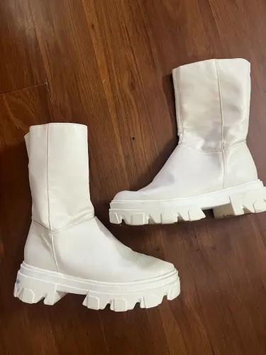 Bota tratorada off white 39