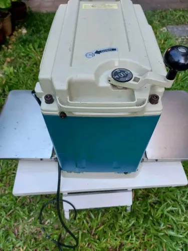 Plaina desengrosso Makita 2012nb semi nova