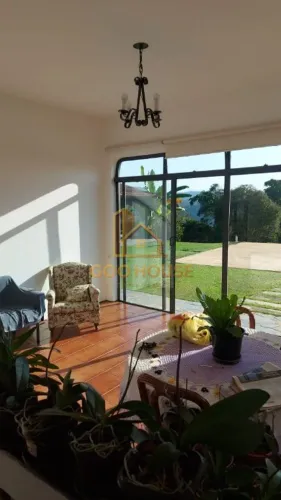 Chácara Térrea em Condomínio com Vista Cinematográfica para a Represa de Igaratá