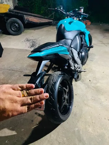 Vendo honda cb 1000r ou troco em quadriciclo foutrax 420 de 2014 em diante