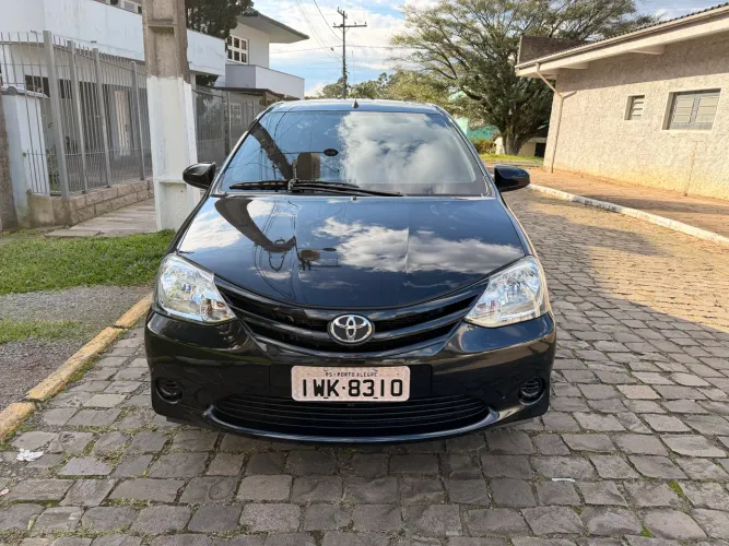 Toyota Etios X 1.3 Flex 16V 5P Mec. 2015