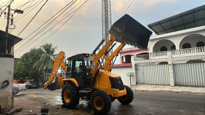 Serviço retroescavadeira jcb