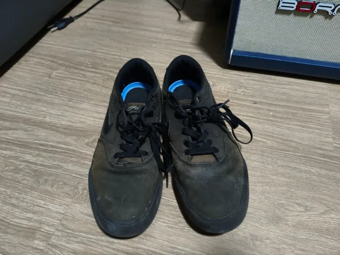 Tênis Nike bem usado