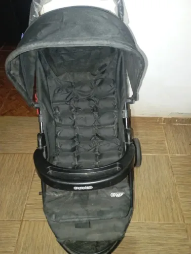 Vende-se carrinho de bebê