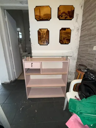 Balcão de loja rosa 