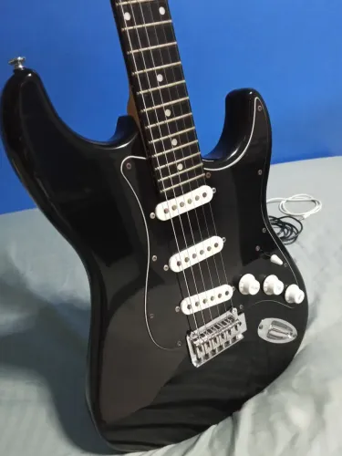 Guitarra PHX + pedaleira cuvave