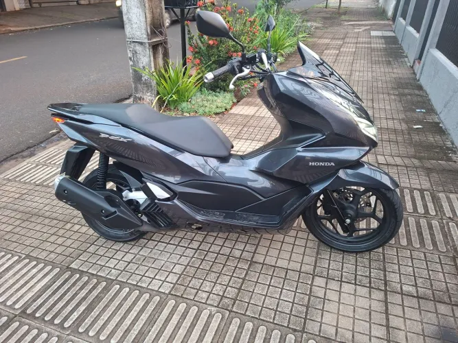 Pcx 160 .. muito nova .
