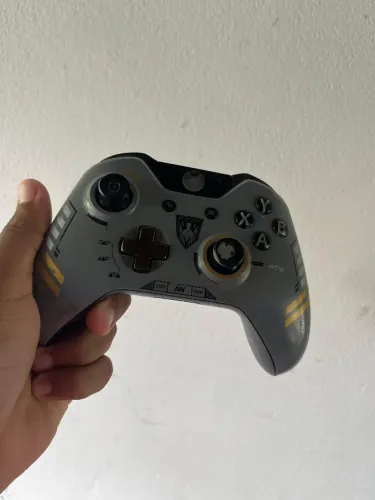 Controle Xbox One Edição Especial Call Of Duty Advanced Warfare (Seminovo) - Microsoft