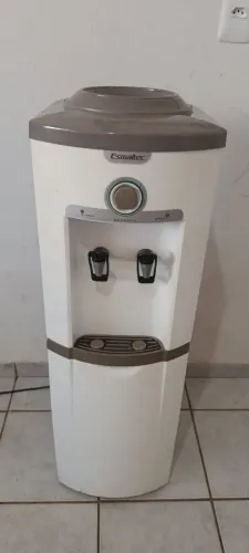 Gela Água Esmaltec em ótimo estado