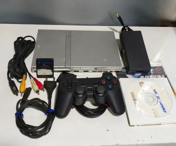 Playstation 2 Slim Prata