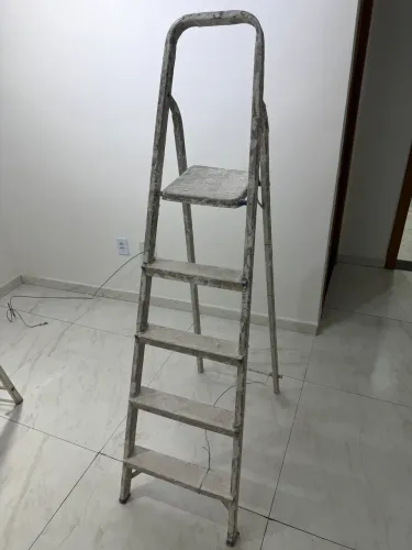 Escada de alumínio 5 degraus