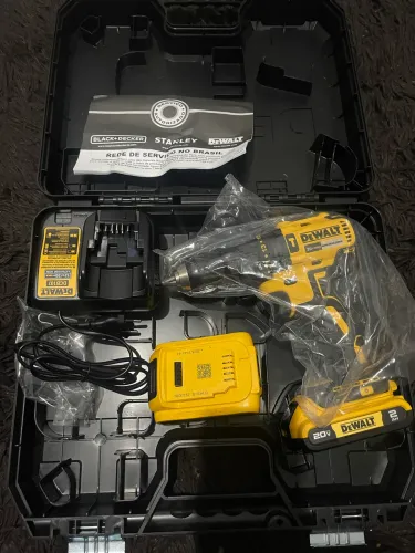 Parafusadeira Dewalt 20V Lacrada!