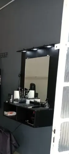 Bancada de salão/barbearia(com luzes e espelho)