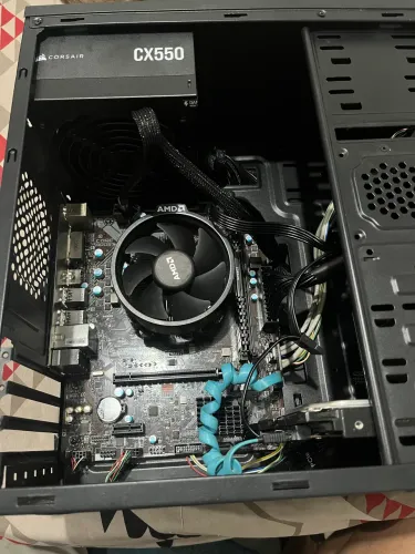 Pc Ryzen 3 2200g + 8gb ram
