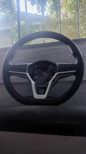 Volante com comando do Nissan Kicks 