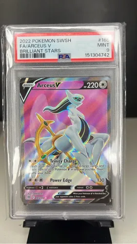 Carta Pokémon Arceus V Graduada PSA 9 - Brilliant Stars (122/172)