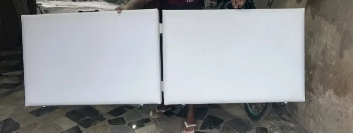Vendo uma maca e um mocho